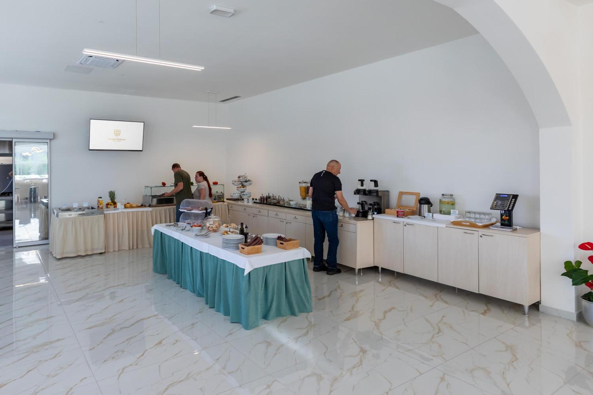Hotel Emaus Novigrad Istria Exterior foto