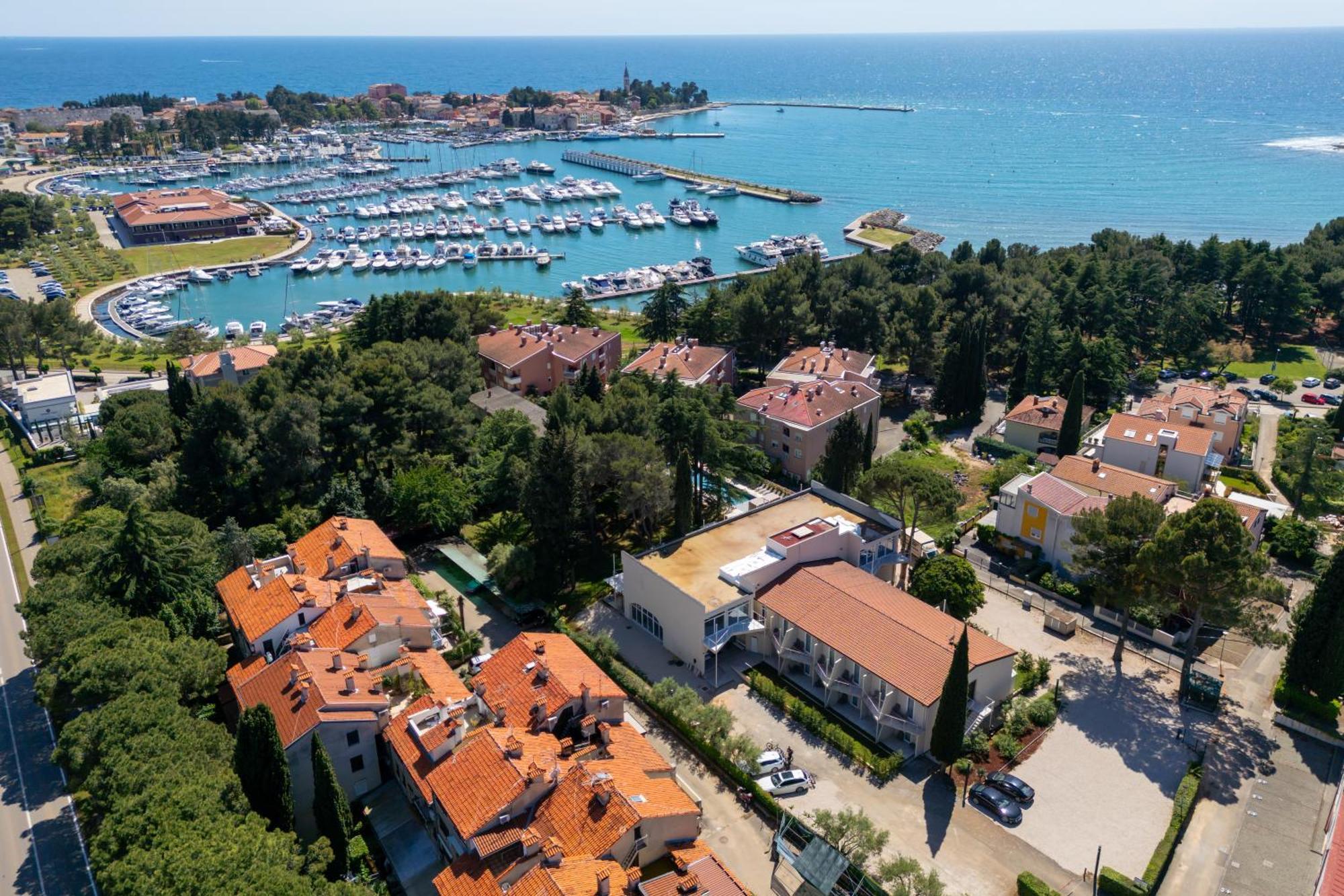 Hotel Emaus Novigrad Istria Exterior foto
