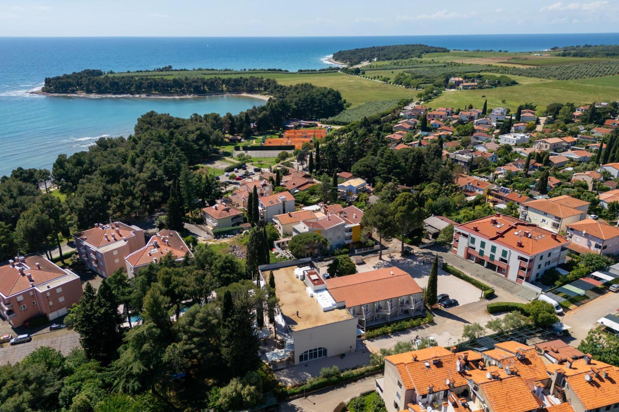 Hotel Emaus Novigrad Istria Exterior foto
